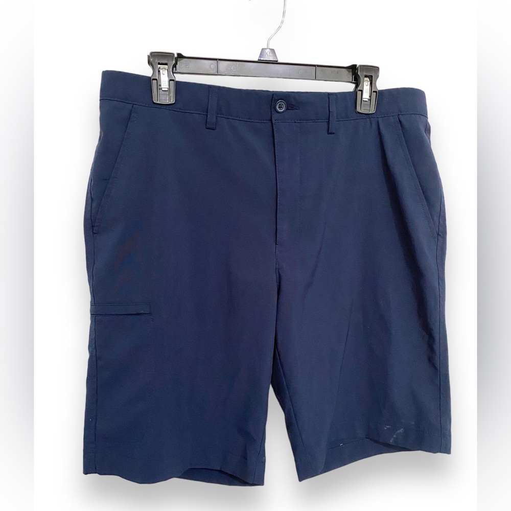 PERRY ELLIS  Men's Stretch Solid Tech Short in Dark
Sapphire/Blue Size 34